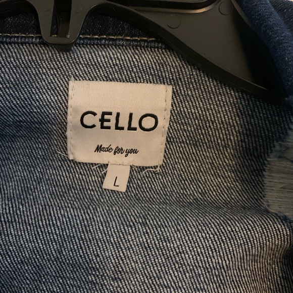 Dark wash ripped jean jacket - Picture 2 of 3